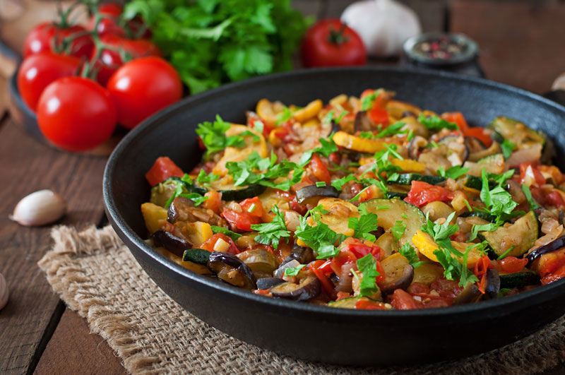 Wat zijn de typische ingrediënten van een echte Franse ratatouille?